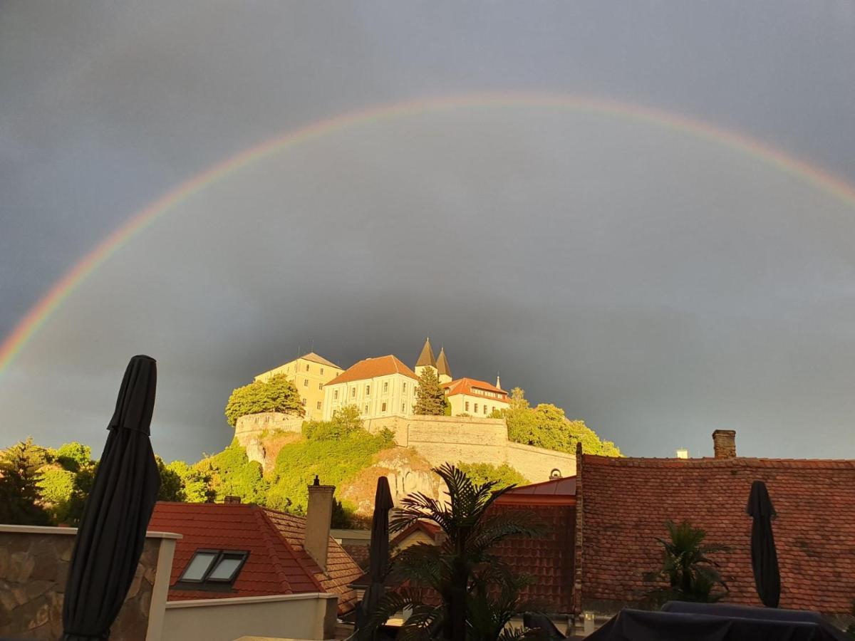 A-m * Veszprém